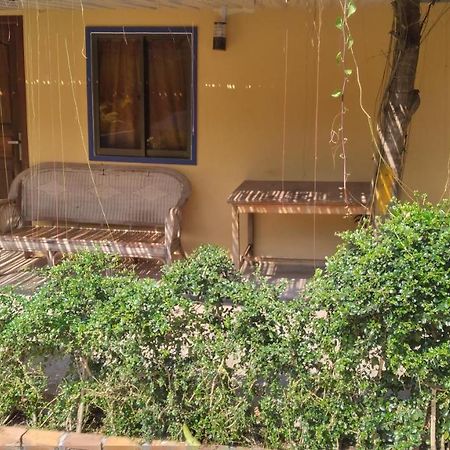 Homestay Villa Dani シェムリアップ エクステリア 写真