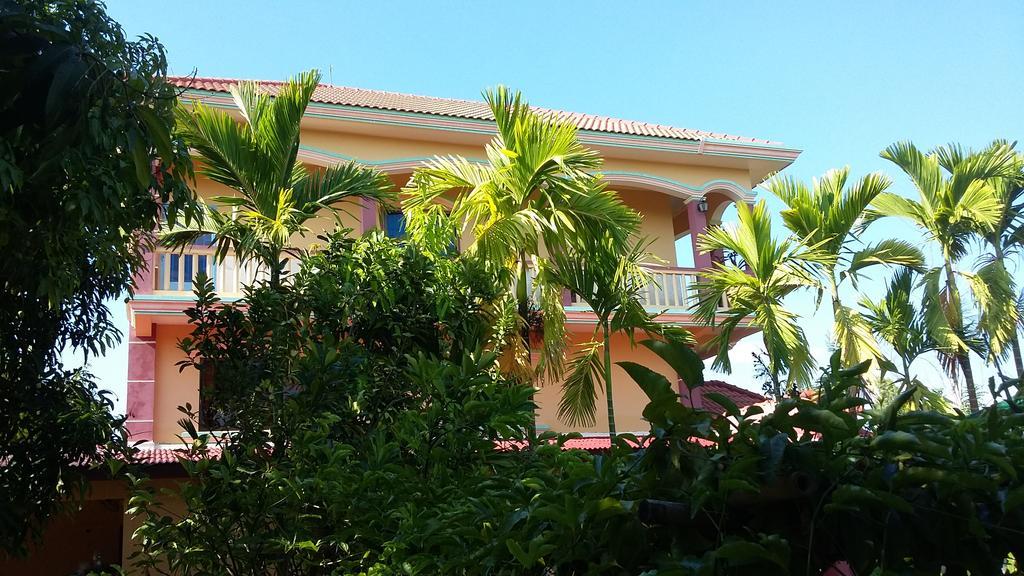 Homestay Villa Dani シェムリアップ エクステリア 写真